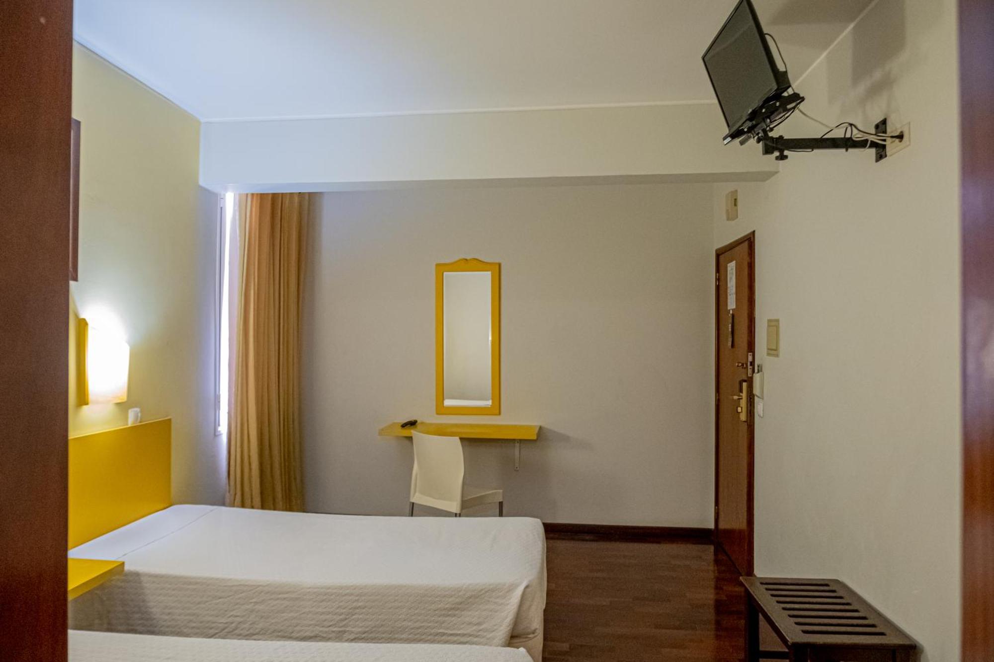 Residencial Chafariz /Queimada 호텔 푼샬 외부 사진
