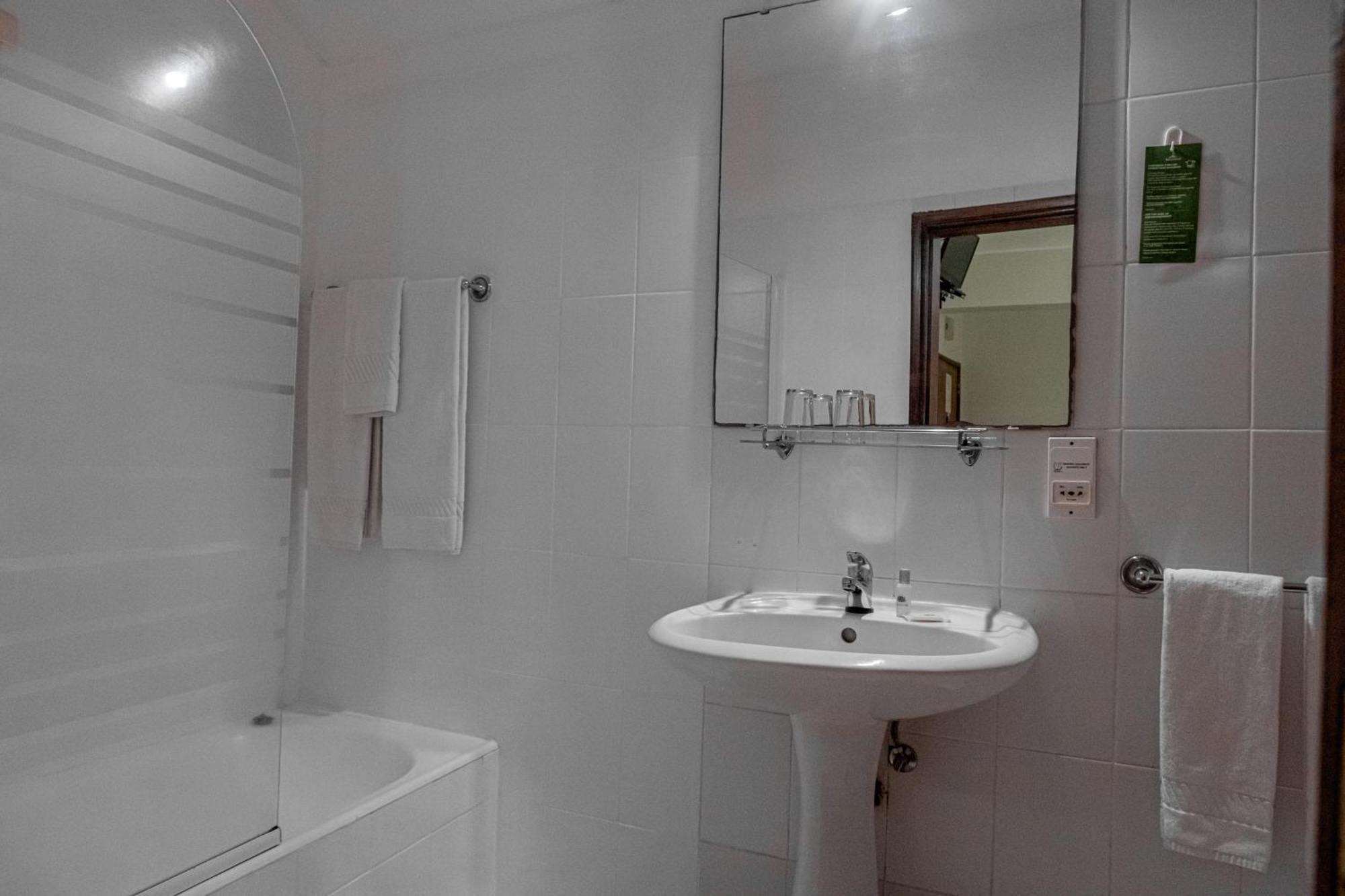 Residencial Chafariz /Queimada 호텔 푼샬 외부 사진
