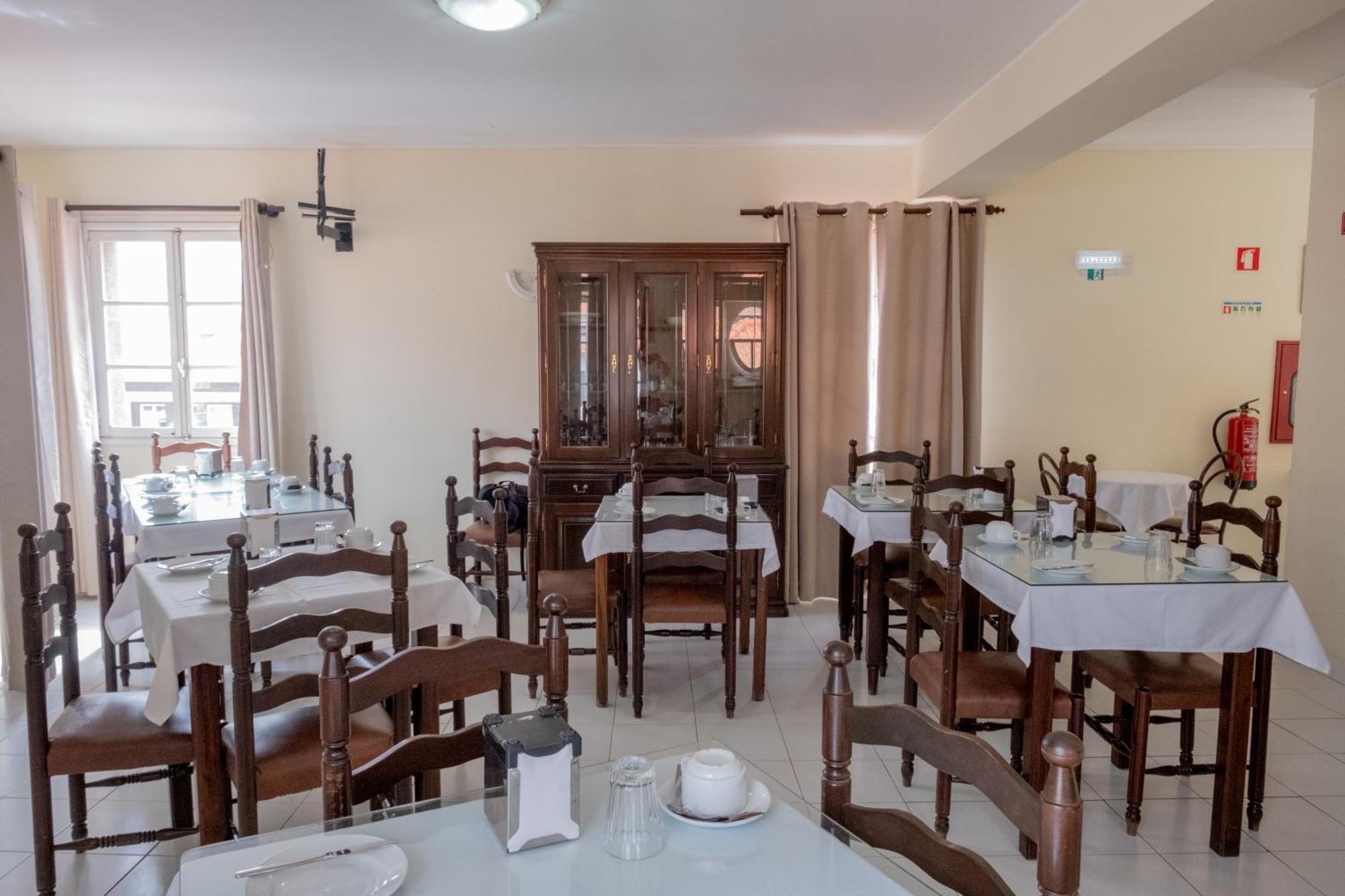 Residencial Chafariz /Queimada 호텔 푼샬 외부 사진