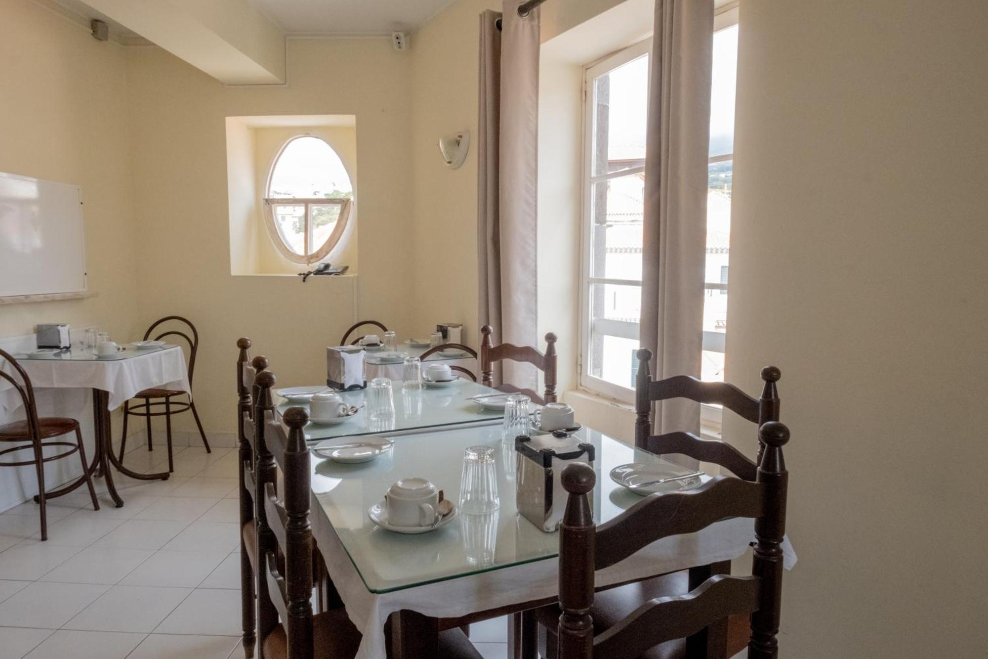 Residencial Chafariz /Queimada 호텔 푼샬 외부 사진